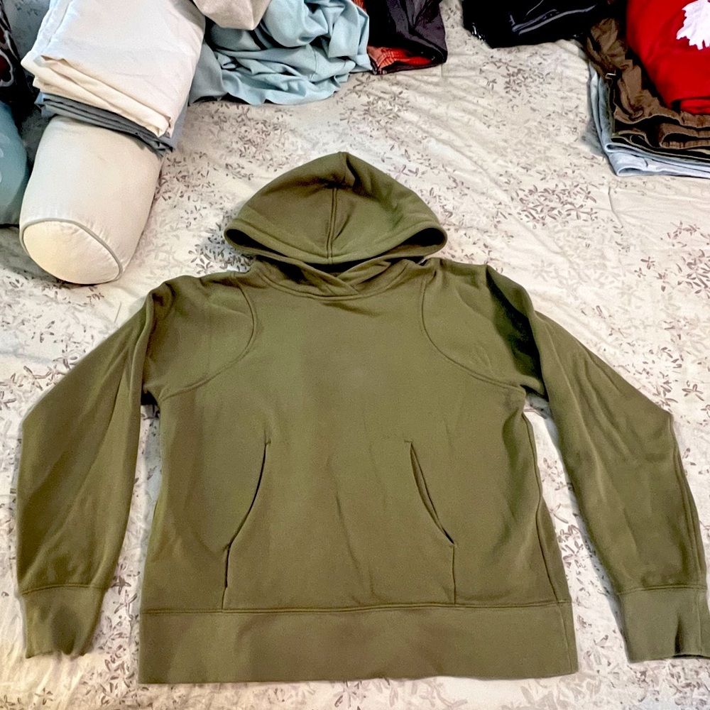 Lululemon - only worn once Loungeful Hoodie - bronze green